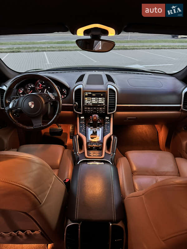 Позашляховик / Кросовер Porsche Cayenne 2011 в Львові