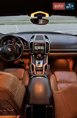 Внедорожник / Кроссовер Porsche Cayenne 2011 в 
