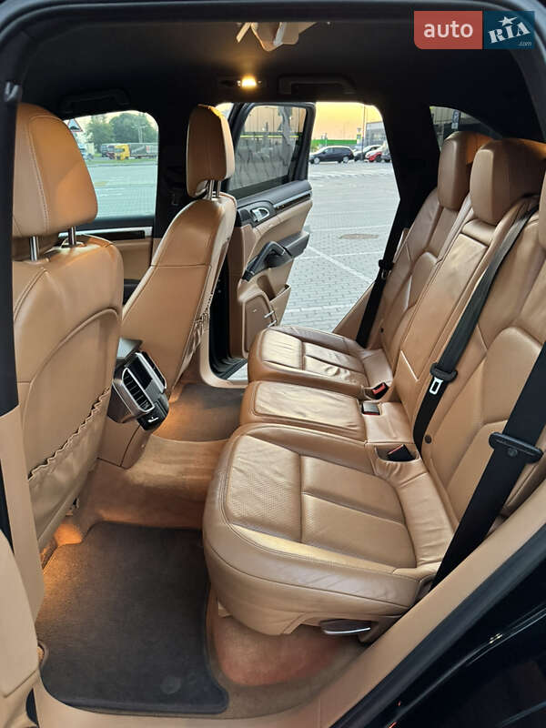 Позашляховик / Кросовер Porsche Cayenne 2011 в Львові