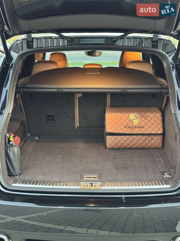 Позашляховик / Кросовер Porsche Cayenne 2011 в Львові