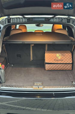 Внедорожник / Кроссовер Porsche Cayenne 2011 в 