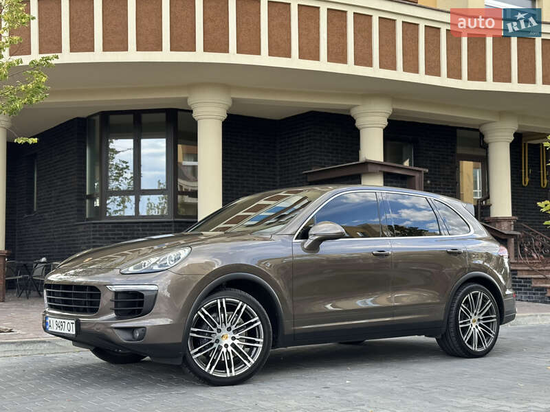 Позашляховик / Кросовер Porsche Cayenne 2015 в Києві