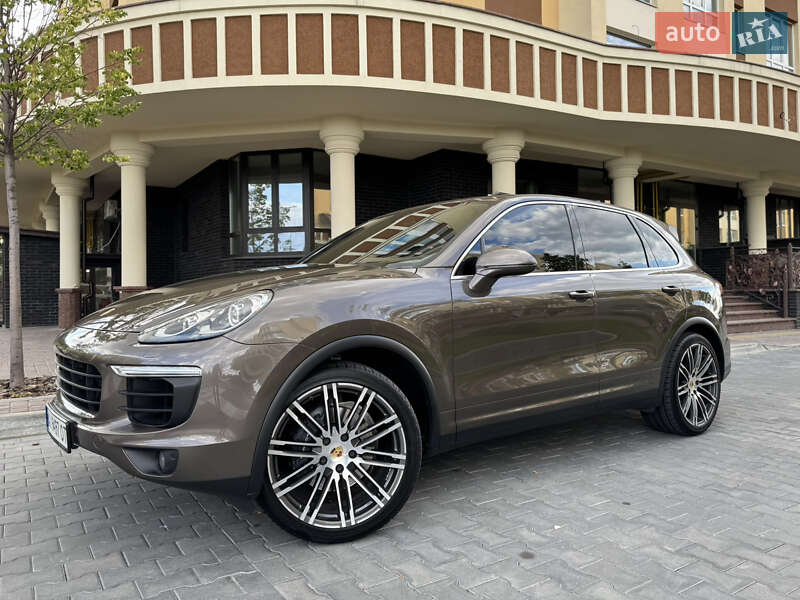 Позашляховик / Кросовер Porsche Cayenne 2015 в Києві