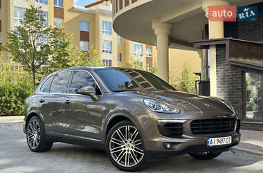 Внедорожник / Кроссовер Porsche Cayenne 2015 в 
