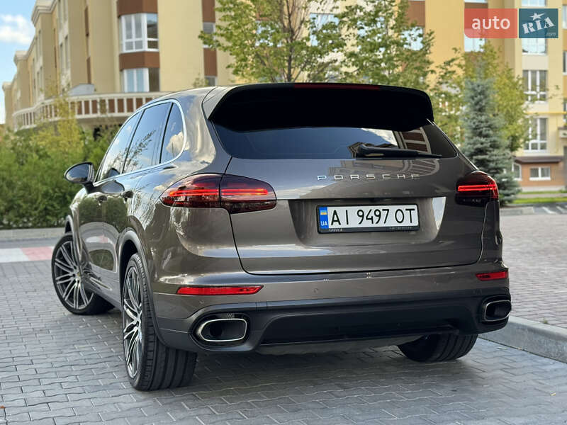 Позашляховик / Кросовер Porsche Cayenne 2015 в Києві