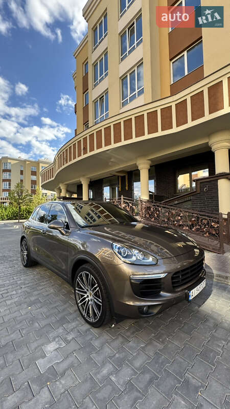 Позашляховик / Кросовер Porsche Cayenne 2015 в Києві