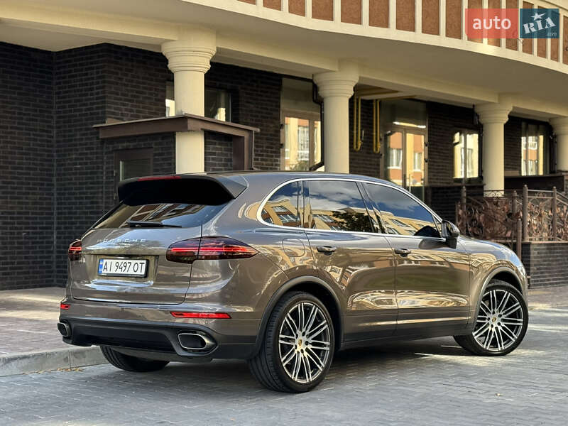 Позашляховик / Кросовер Porsche Cayenne 2015 в Києві