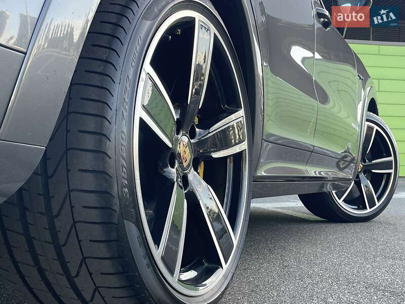 Позашляховик / Кросовер Porsche Cayenne 2019 в Києві