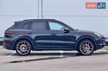 Позашляховик / Кросовер Porsche Cayenne 2018 в 