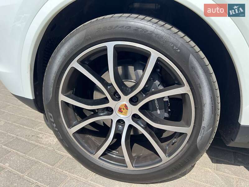 Позашляховик / Кросовер Porsche Cayenne 2019 в Полтаві