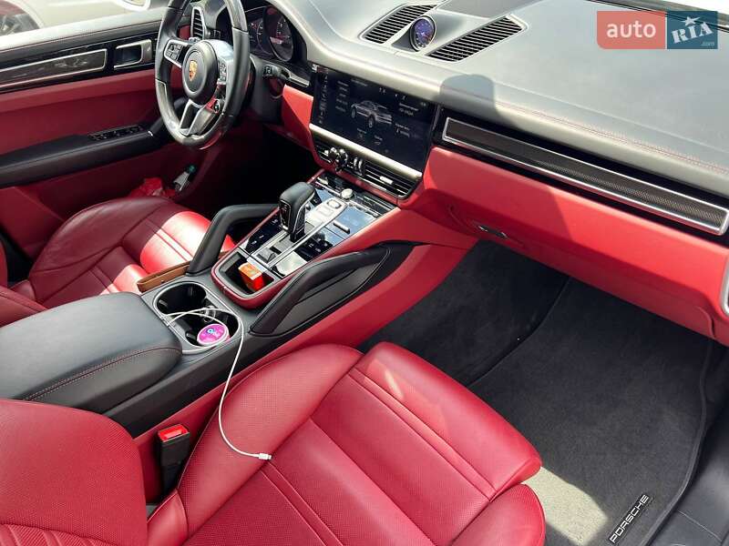 Позашляховик / Кросовер Porsche Cayenne 2019 в Полтаві