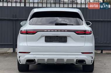 Внедорожник / Кроссовер Porsche Cayenne 2018 в 