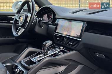 Внедорожник / Кроссовер Porsche Cayenne 2018 в 