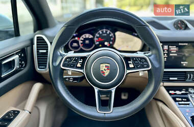 Позашляховик / Кросовер Porsche Cayenne 2018 в 