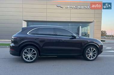 Внедорожник / Кроссовер Porsche Cayenne 2018 в 