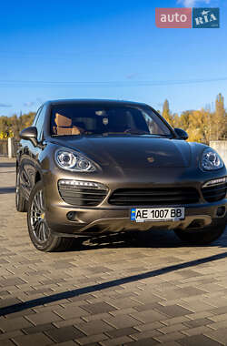 Внедорожник / Кроссовер Porsche Cayenne 2012 в 