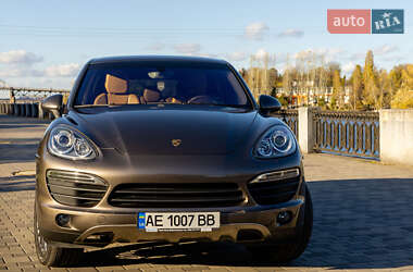 Внедорожник / Кроссовер Porsche Cayenne 2012 в 