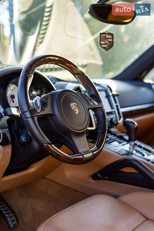 Внедорожник / Кроссовер Porsche Cayenne 2012 в Днепре