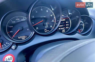 Внедорожник / Кроссовер Porsche Cayenne 2011 в 