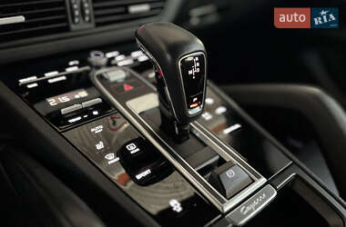 Внедорожник / Кроссовер Porsche Cayenne 2018 в 