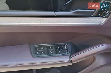 Внедорожник / Кроссовер Porsche Cayenne 2023 в 