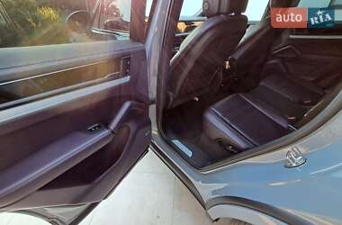 Внедорожник / Кроссовер Porsche Cayenne 2023 в 