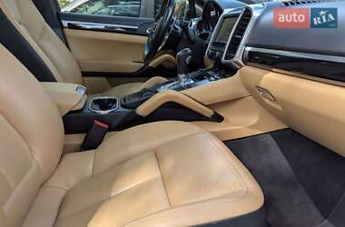 Позашляховик / Кросовер Porsche Cayenne 2015 в 