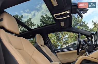 Позашляховик / Кросовер Porsche Cayenne 2015 в 