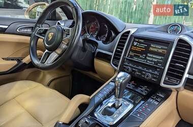 Позашляховик / Кросовер Porsche Cayenne 2015 в 