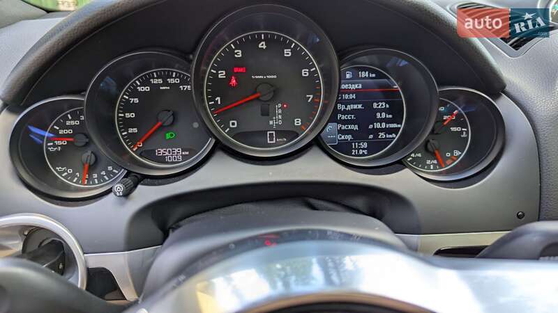 Внедорожник / Кроссовер Porsche Cayenne 2015 в Киеве