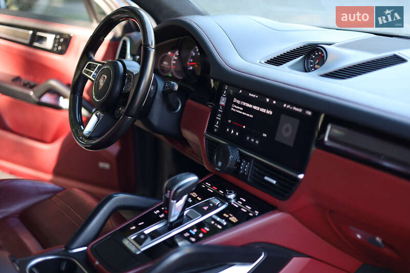 Позашляховик / Кросовер Porsche Cayenne 2018 в Ужгороді