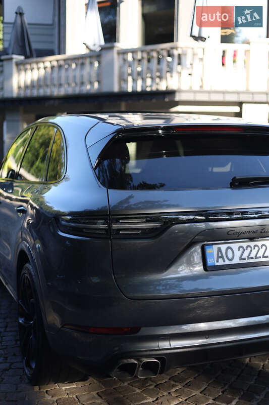 Позашляховик / Кросовер Porsche Cayenne 2018 в Ужгороді