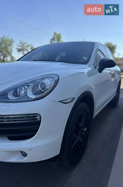 Позашляховик / Кросовер Porsche Cayenne 2013 в 