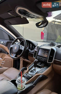 Внедорожник / Кроссовер Porsche Cayenne 2013 в 