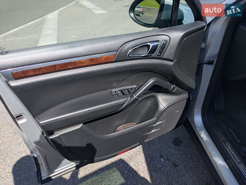 Внедорожник / Кроссовер Porsche Cayenne 2010 в Днепре