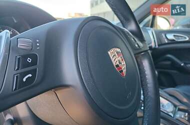 Внедорожник / Кроссовер Porsche Cayenne 2014 в 