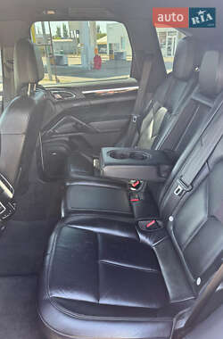 Внедорожник / Кроссовер Porsche Cayenne 2011 в 