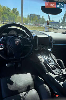 Внедорожник / Кроссовер Porsche Cayenne 2011 в 