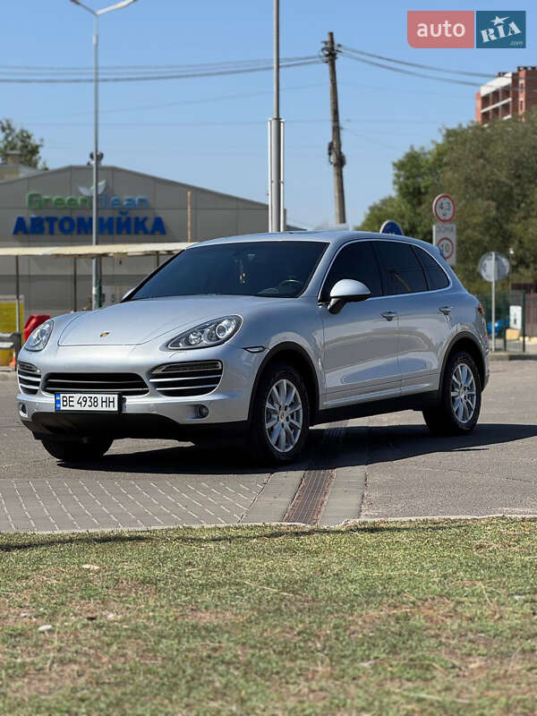 Внедорожник / Кроссовер Porsche Cayenne 2011 в 