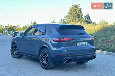 Внедорожник / Кроссовер Porsche Cayenne 2018 в 