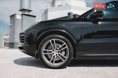Позашляховик / Кросовер Porsche Cayenne 2017 в 