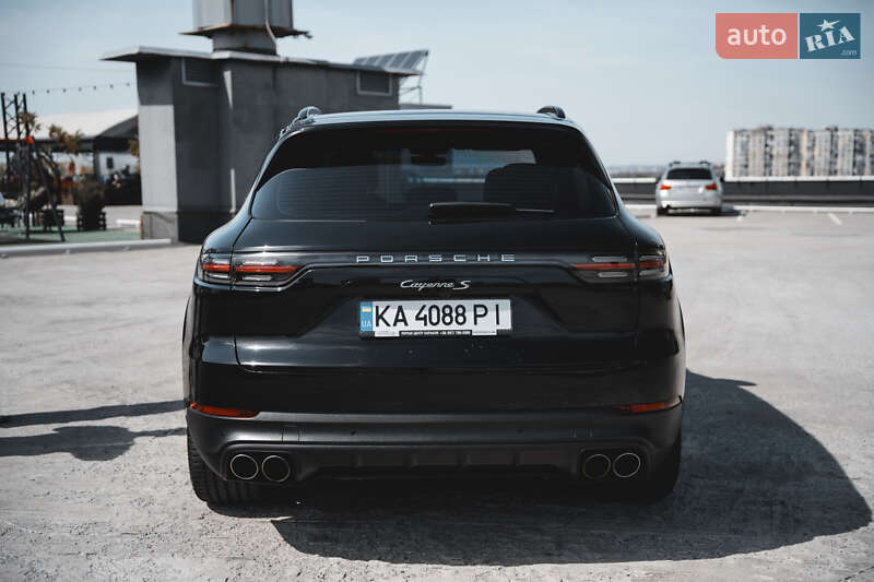 Позашляховик / Кросовер Porsche Cayenne 2017 в Києві