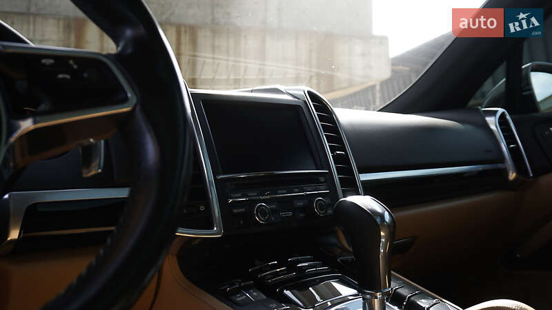 Позашляховик / Кросовер Porsche Cayenne 2015 в Дніпрі