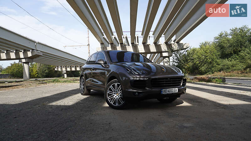 Позашляховик / Кросовер Porsche Cayenne 2015 в Дніпрі