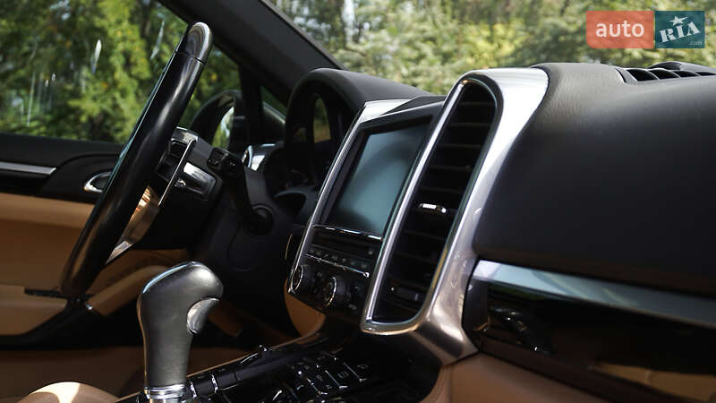 Позашляховик / Кросовер Porsche Cayenne 2015 в Дніпрі