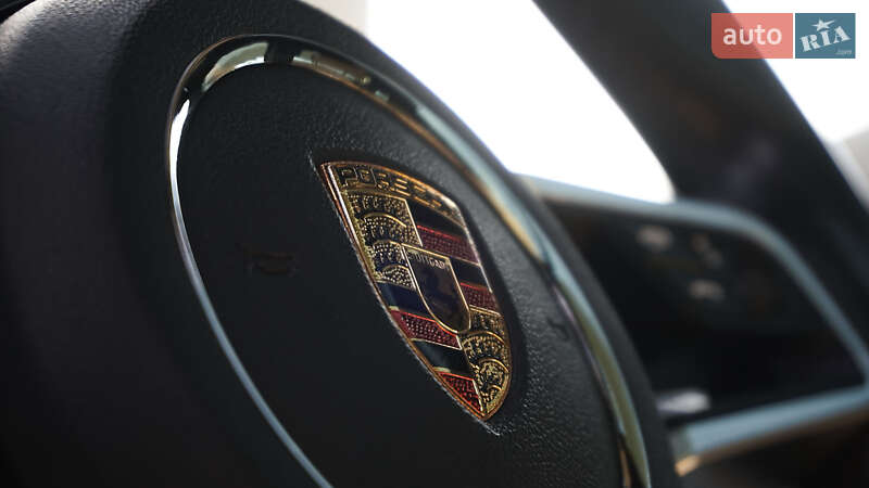 Позашляховик / Кросовер Porsche Cayenne 2015 в Дніпрі