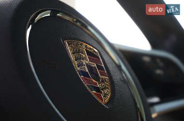 Внедорожник / Кроссовер Porsche Cayenne 2015 в 