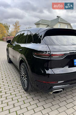 Внедорожник / Кроссовер Porsche Cayenne 2019 в 