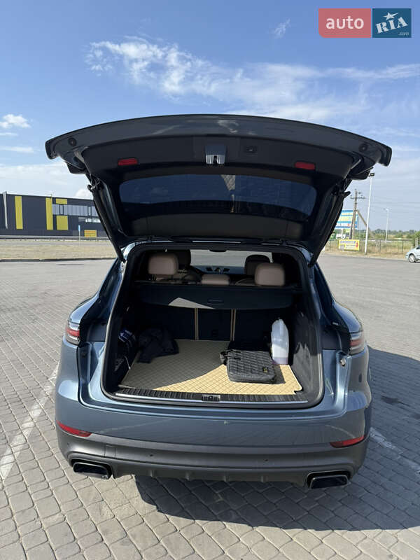 Внедорожник / Кроссовер Porsche Cayenne 2018 в Днепре