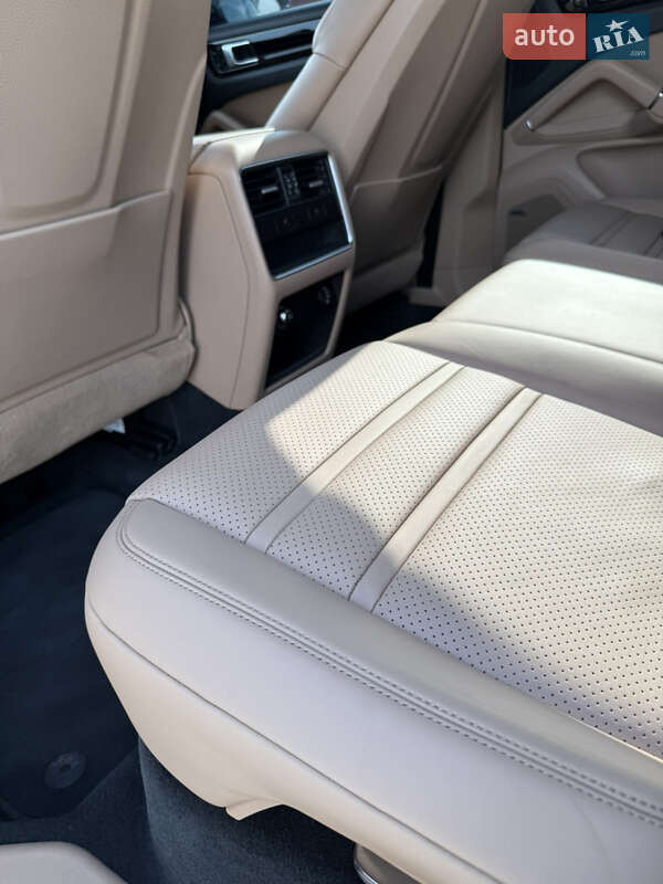 Внедорожник / Кроссовер Porsche Cayenne 2018 в Днепре